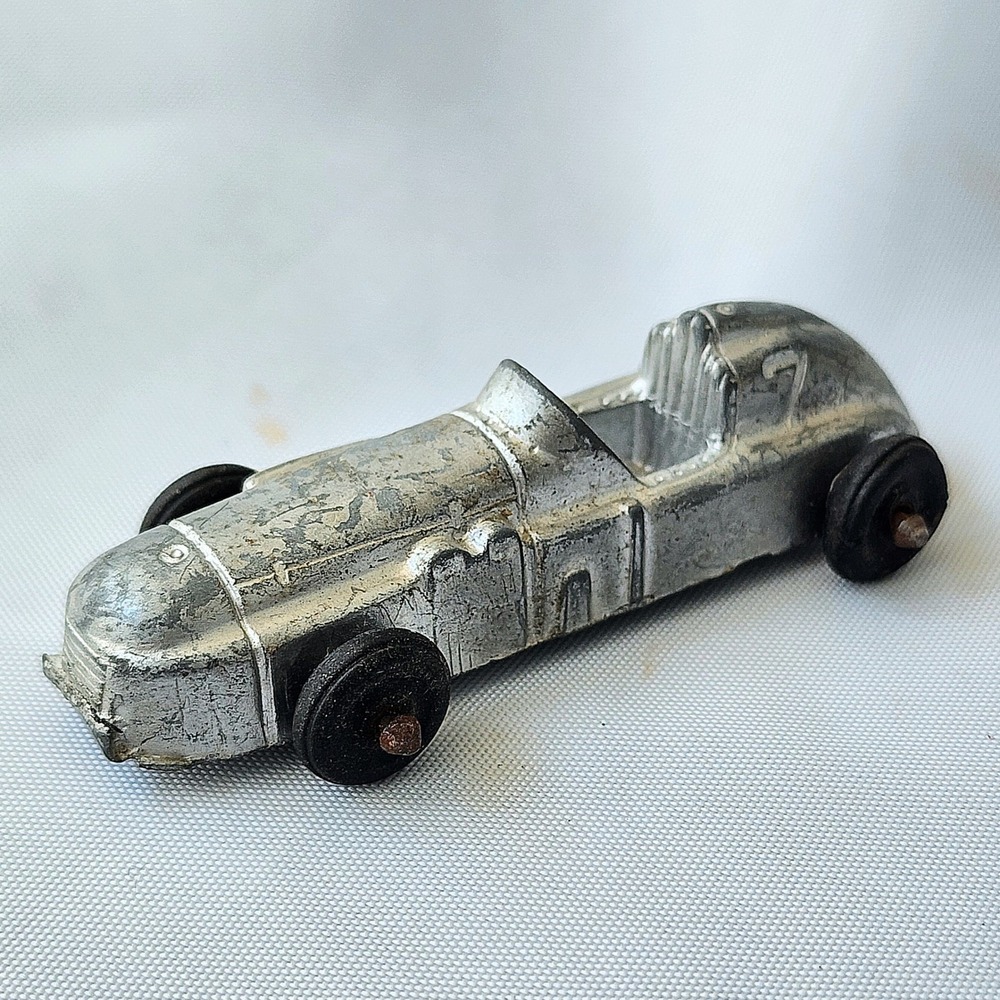 Vintage Midgetoy Silver Indy Racer #7 Diecast Metal Car Rockford Il USA 1950s OG